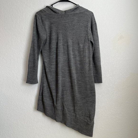 Jessica Simpson 3/4 Sleeve Asymmetrical Scoop Neck Tunic, Gray, Size S - Picture 2 of 8